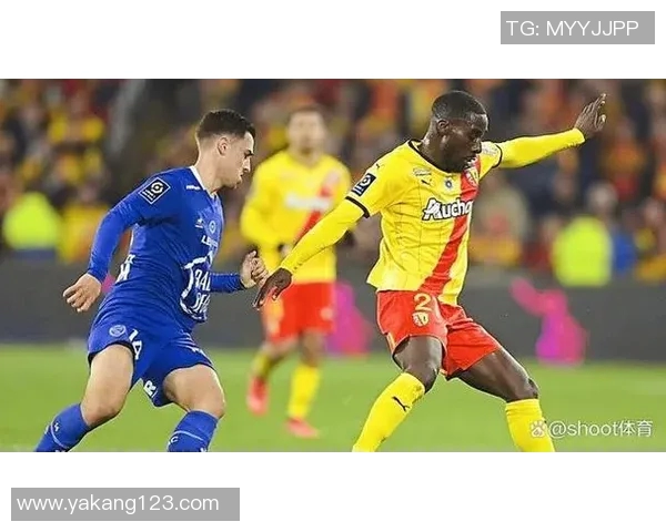 曼彻斯特城与里昂激战成和比分揭晓精彩瞬间回顾