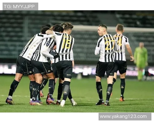 朗斯与昂热精彩对决直播时间及观看方式全解析