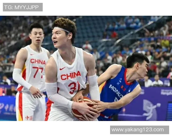 王哲林领衔中国男篮新征程展现实力与团队精神的完美结合