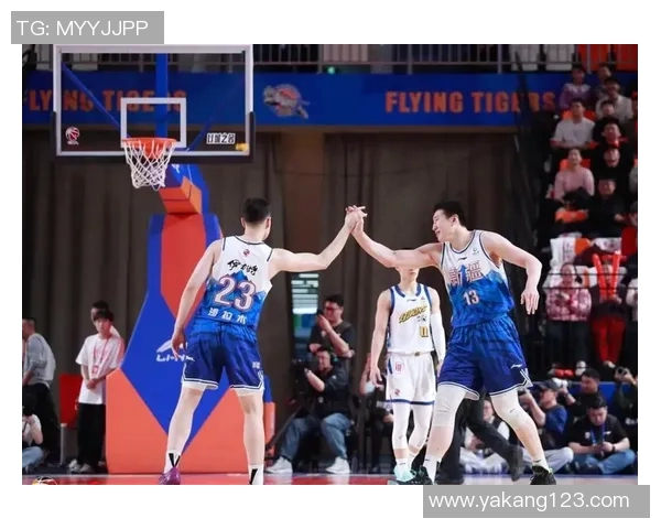 2017年CBA新疆队与广东队激战回顾精彩瞬间与战术分析