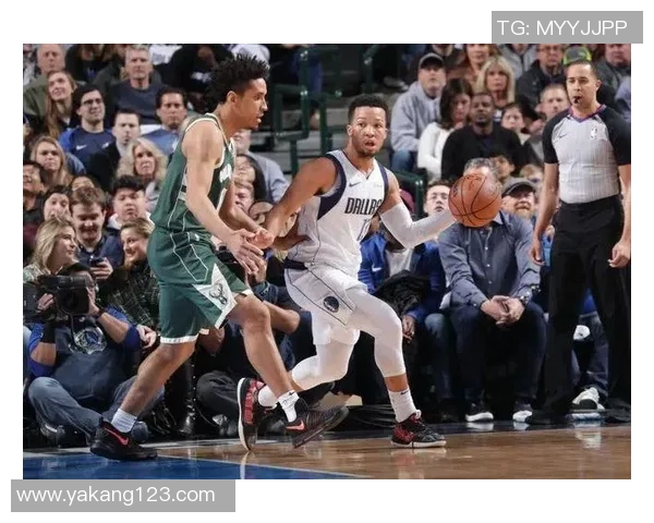 2020年小牛与雄鹿的精彩对决回顾与战术分析