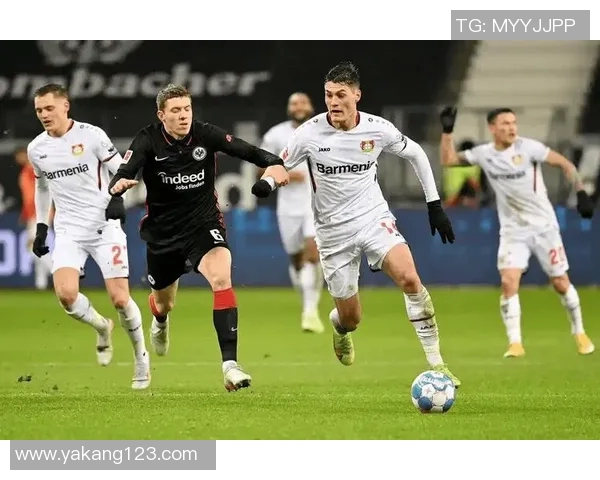 勒沃库森主场迎战曼联双方争夺欧战资格的关键之战 勒沃库森主场迎战曼联双方争夺欧战资格的关键之战