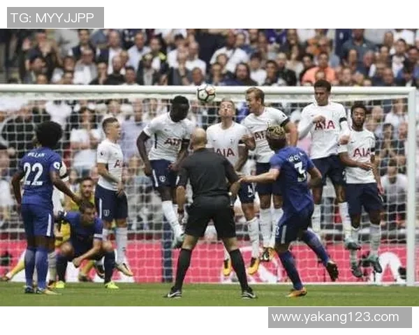 班特列与墨尔本港的激烈对决揭示足球战术与团队协作的精彩碰撞 班特列与墨尔本港的激烈对决揭示足球战术与团队协作的精彩碰撞