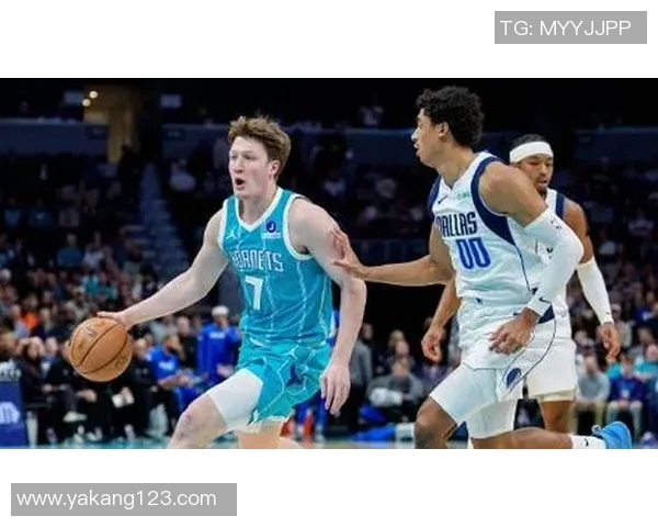 黄蜂与独行侠激战总分揭晓球迷期待的精彩对决回顾 黄蜂与独行侠激战总分揭晓球迷期待的精彩对决回顾