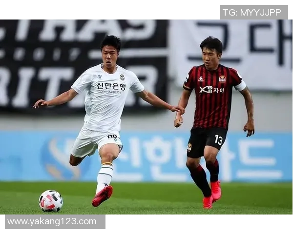 江原对阵三星的精彩较量揭示了韩国足球的竞争魅力与战术智慧