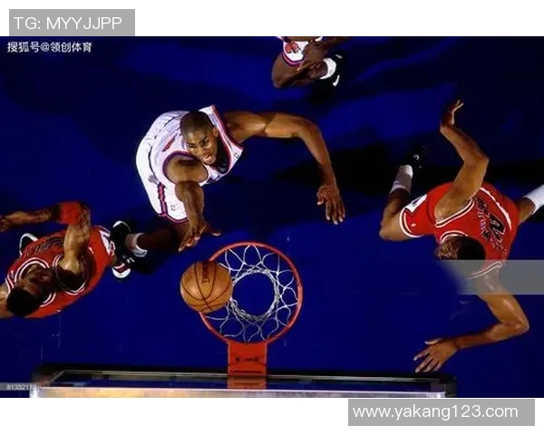 洛杉矶火队与纽约自由队的激烈对决引发篮球迷热议 洛杉矶火队与纽约自由队的激烈对决引发篮球迷热议